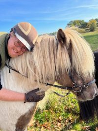 Carsten & Hljómur Happy Horse Owner Carsten & Hljómur Happy Horse Owner