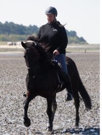 Gabriele & Svartur Happy Horse Owner Gabriele & Svartur Happy Horse Owner